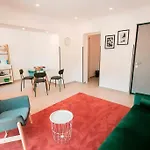 Appart 3 Grand 2 Pieces En Plein Centre Avec Place De Parking