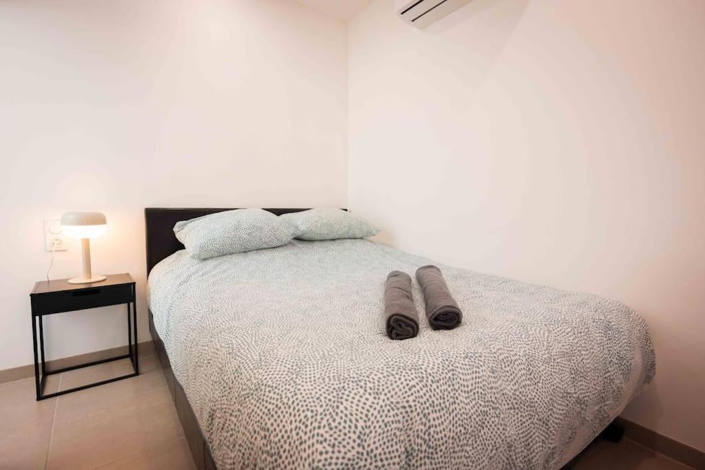 Appartement 3 Grand 2 Pieces En Plein Centre Avec Place De Parking